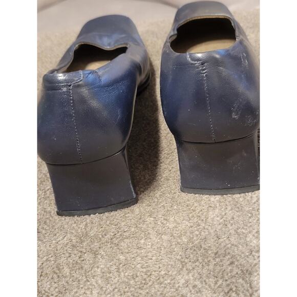 Women's shoe size 8.5 Caressa Ultima Series - Picture 2 of 5